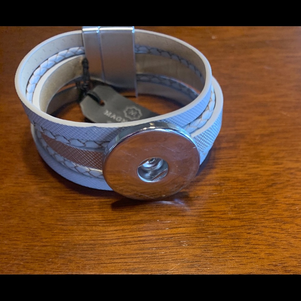 Magnolia and Vine Grand Rexine snap bracelet 30 mm